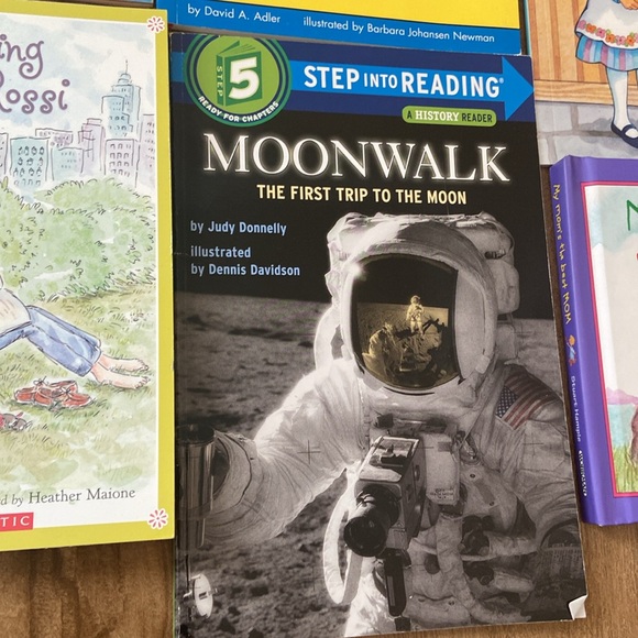 10 Assorted Pre-Owned Children’s Books - Picture 10 of 11